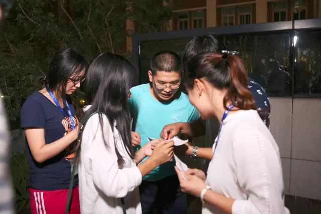 公司舉辦中秋節(jié)外地單身青年歡樂嘉年華活動10.jpg 公司舉辦中秋節(jié)外地單身青年歡樂嘉年華活動10.jpg