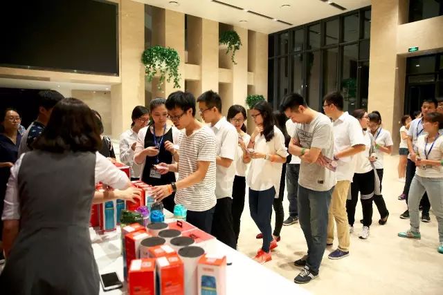 公司舉辦中秋節(jié)外地單身青年歡樂嘉年華活動12.jpg 公司舉辦中秋節(jié)外地單身青年歡樂嘉年華活動12.jpg