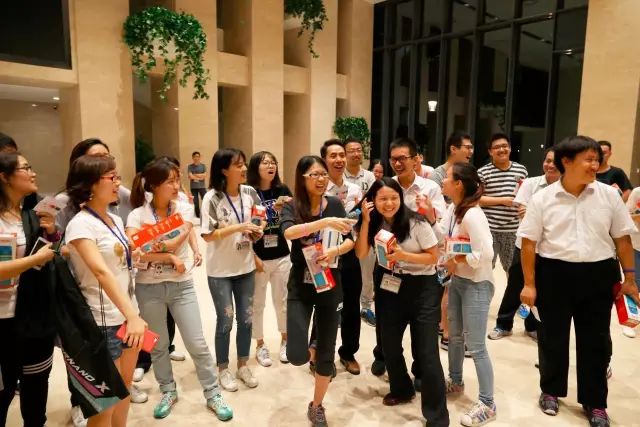 公司舉辦中秋節(jié)外地單身青年歡樂嘉年華活動13.jpg 公司舉辦中秋節(jié)外地單身青年歡樂嘉年華活動13.jpg